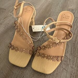 Women’s A New Day Beige Floral Strap Heels NWT Size 8